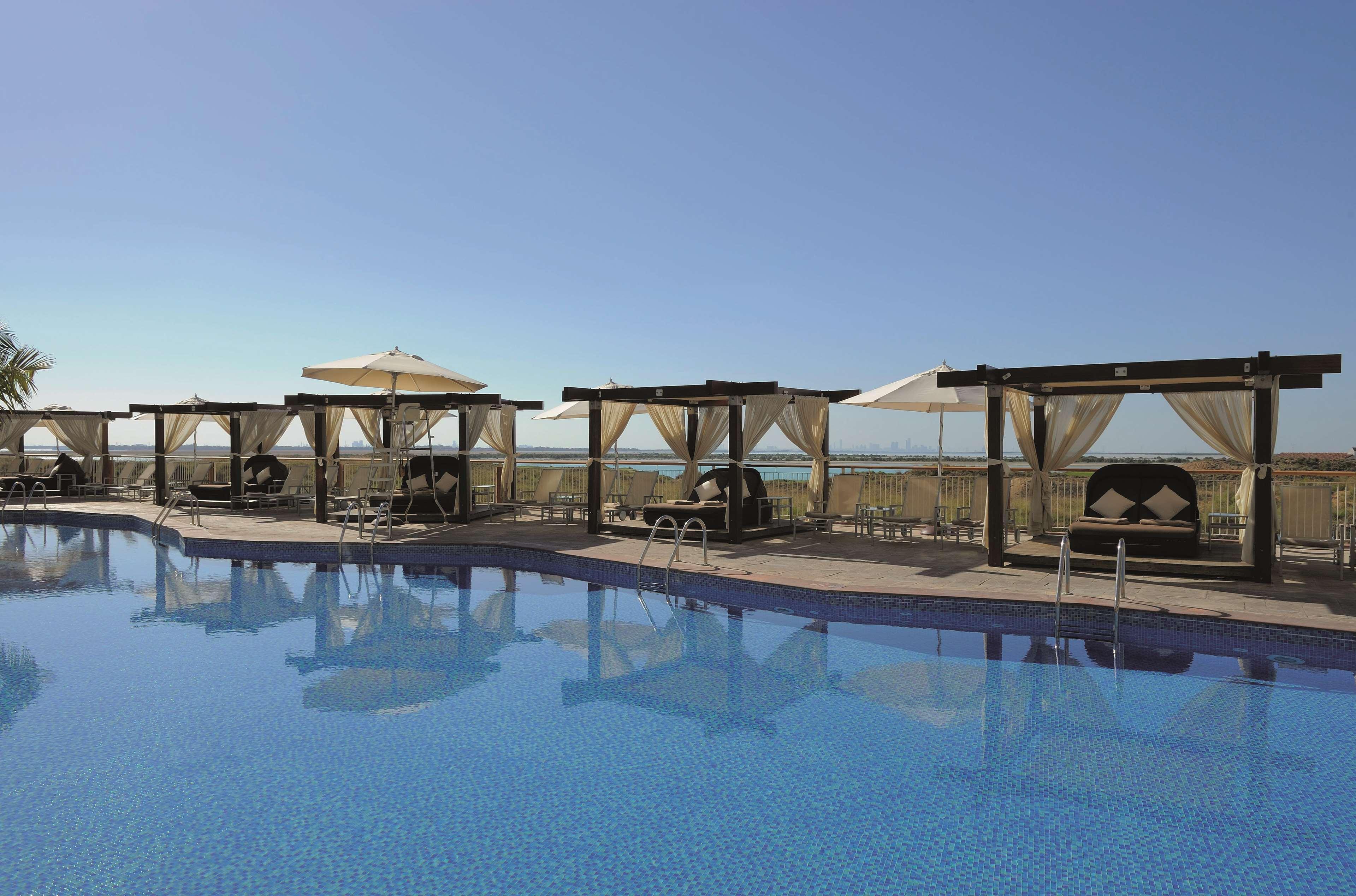 Radisson Blu Hotel, Abu Dhabi Yas Island Екстериор снимка